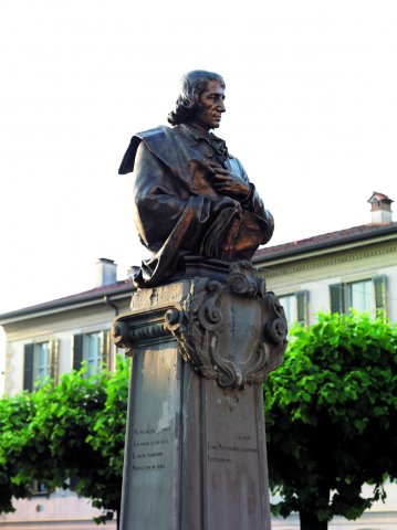 Monumento a Giuseppe Parini